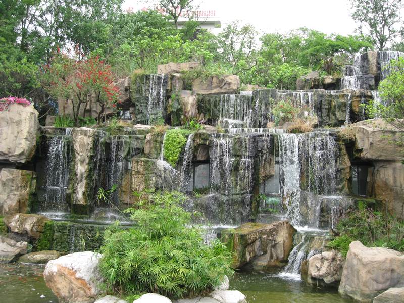 水泥假山與原石假山的四大區(qū)別 水泥假山與原石假山的四大區(qū)別