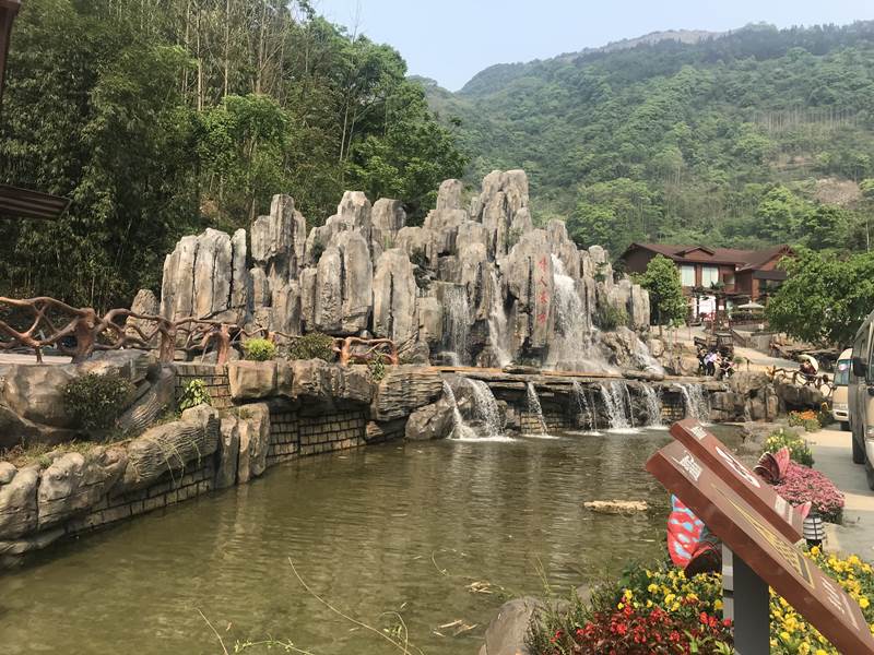 假山瀑布的流水系統(tǒng)介紹及維護(hù)打理 假山瀑布的流水系統(tǒng)介紹及維護(hù)打理